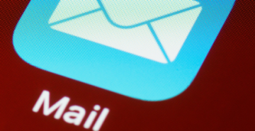 Email app on mobile phone